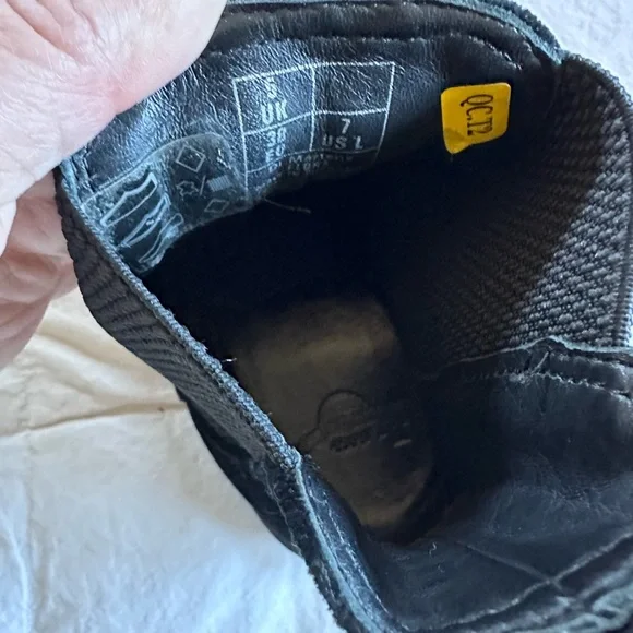 Doc Marten Flora boots - black, size 7 - Picture 3 of 7